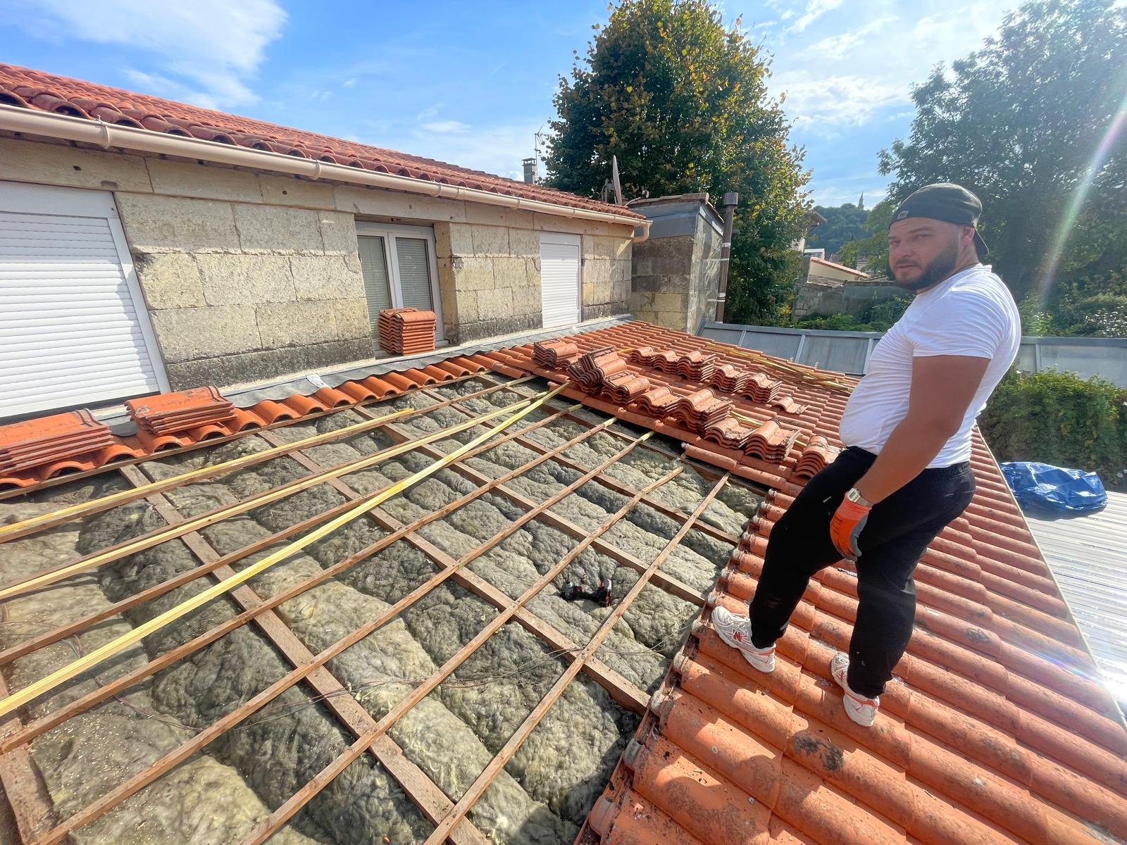 Réparation toiture Coutras - remplacement tuiles cassées Gironde