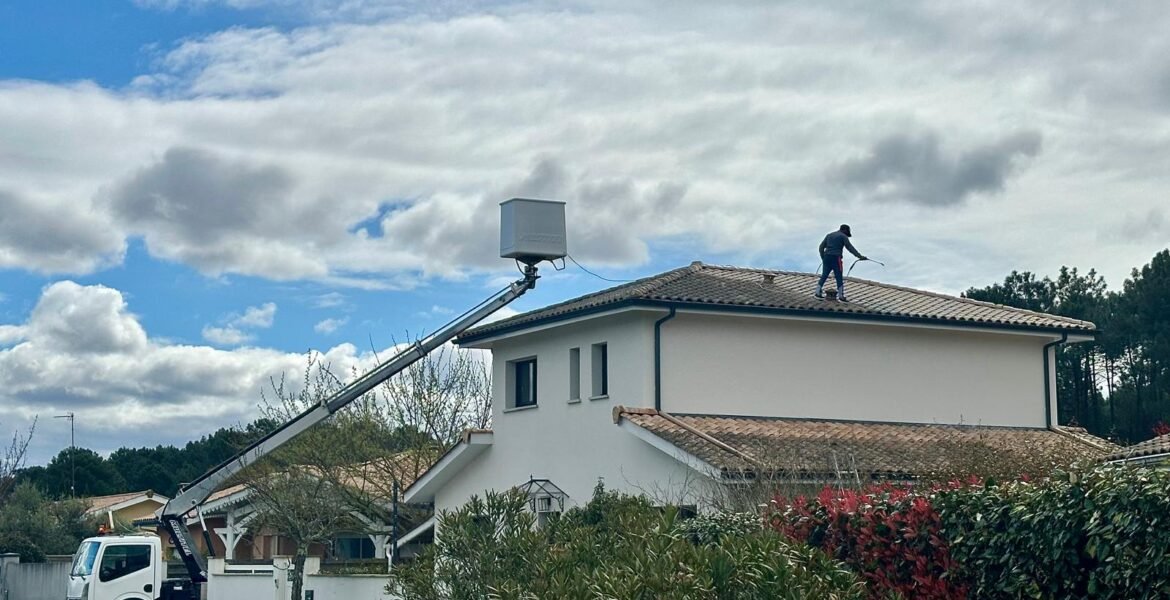 Réparation de toiture avant pose de panneaux solaires à Coutras